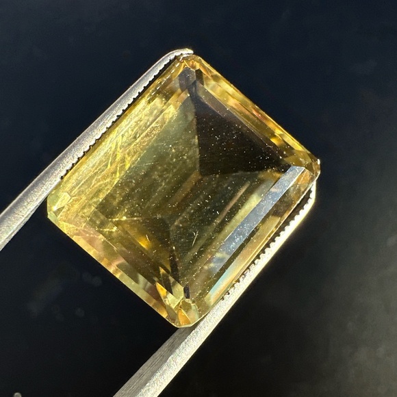 18.08 Crt Natural Lemon Quartz Faceted Gemstone - Picture 14 of 17